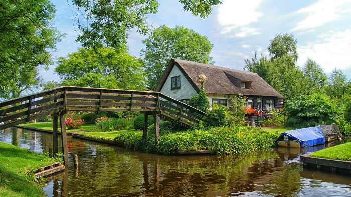 Giethoorn - The Village of Dreams (Netherlands) ~ Amazing World Reality